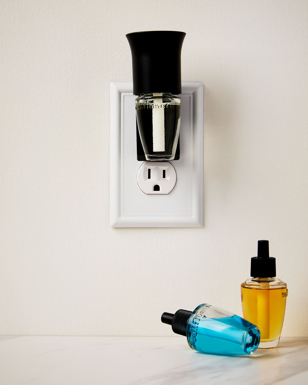 Black Flare Wallflowers Fragrance Plug