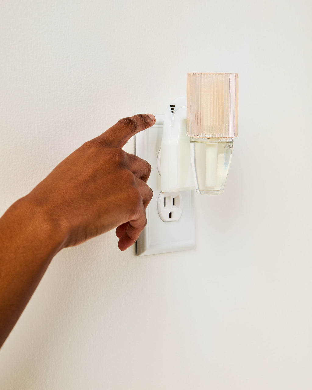Champagne Sparkly Fluted Scent Control&trade; Nightlight Wallflowers Fragrance Plug
