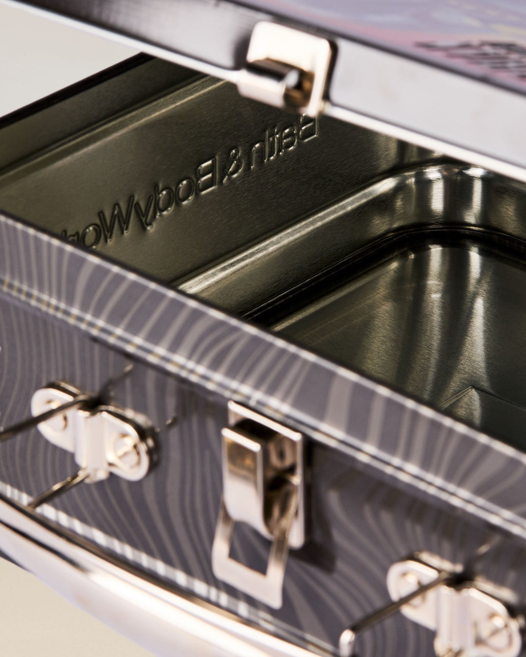 The Mandalorian Collectible Tin